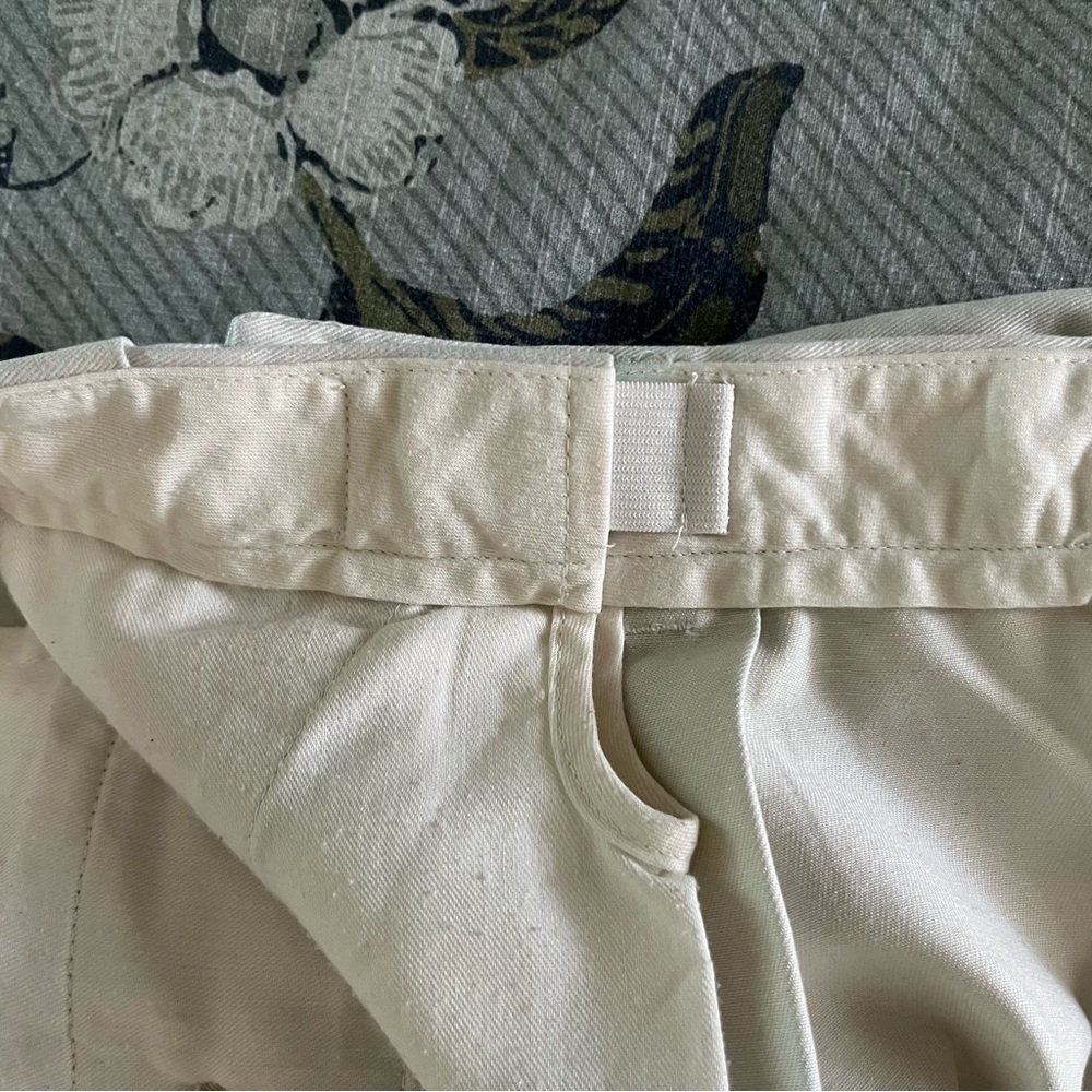 L.L. Bean Men’s Cream Khaki Comfort Waist Chino Shorts, Size 38 - Picture 3 of 9